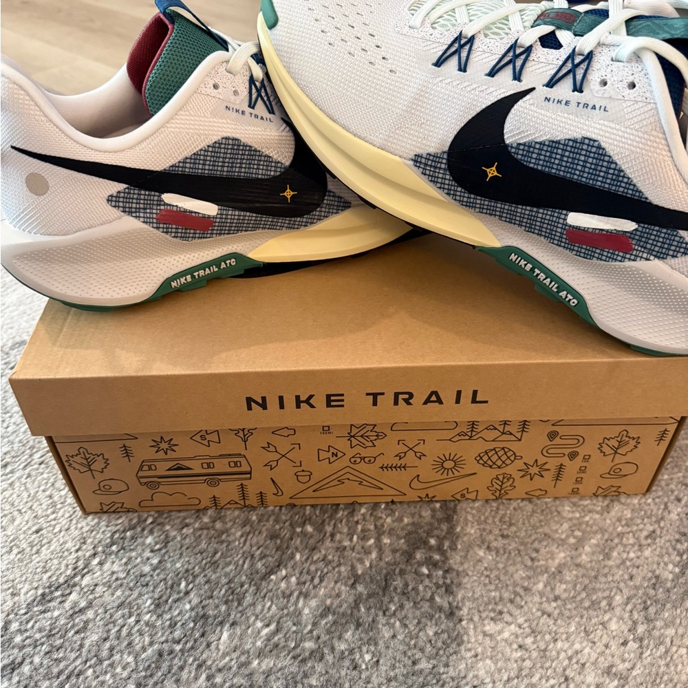 Nike Trail Men’s Shoes- White, Blue-Brand New!